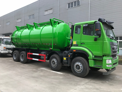 重汽豪瀚前四后八20.4方吸污車